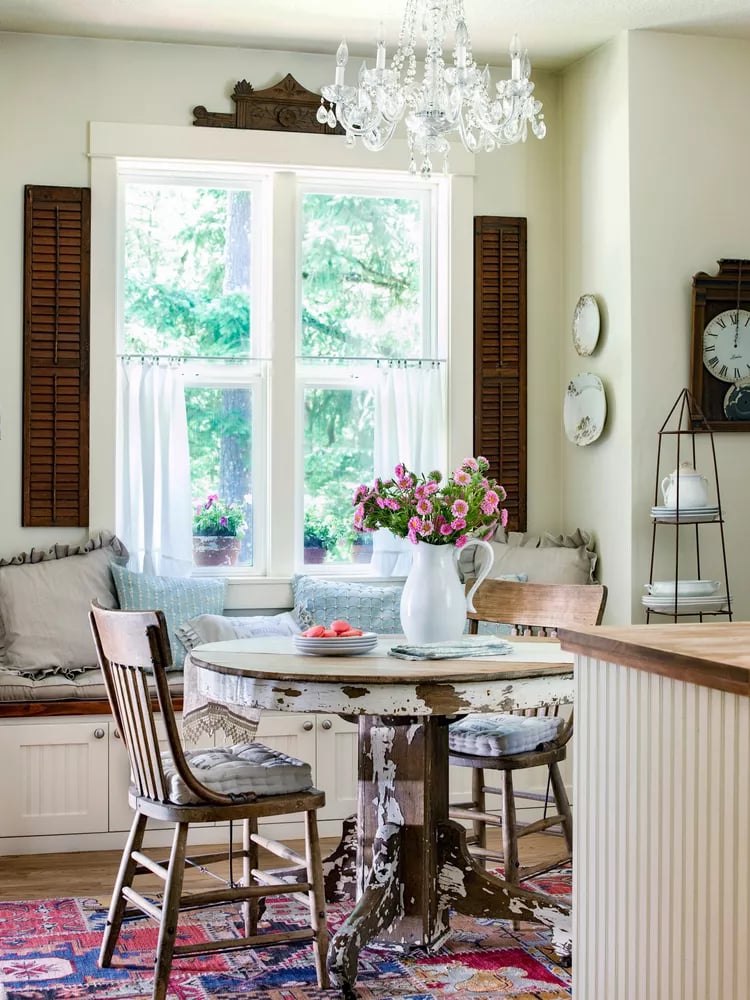 dining-room-wooden-shutters-antique-table-432f8dd1-91e84a5681d144b8bed8cd4ca9e15e5f
